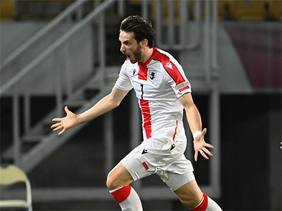 格鲁吉亚队备战欧预赛,决心在球场上斗志昂扬的简单介绍 格鲁吉亚队备战欧预赛,决心在球场上斗志昂扬的简单介绍