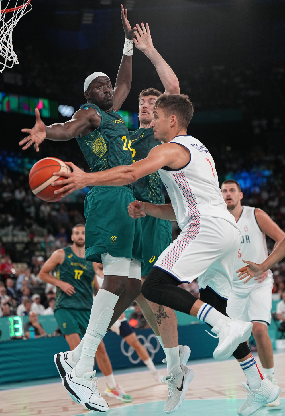 包含美国男子篮球队取得一连串胜利，冲击金牌的词条