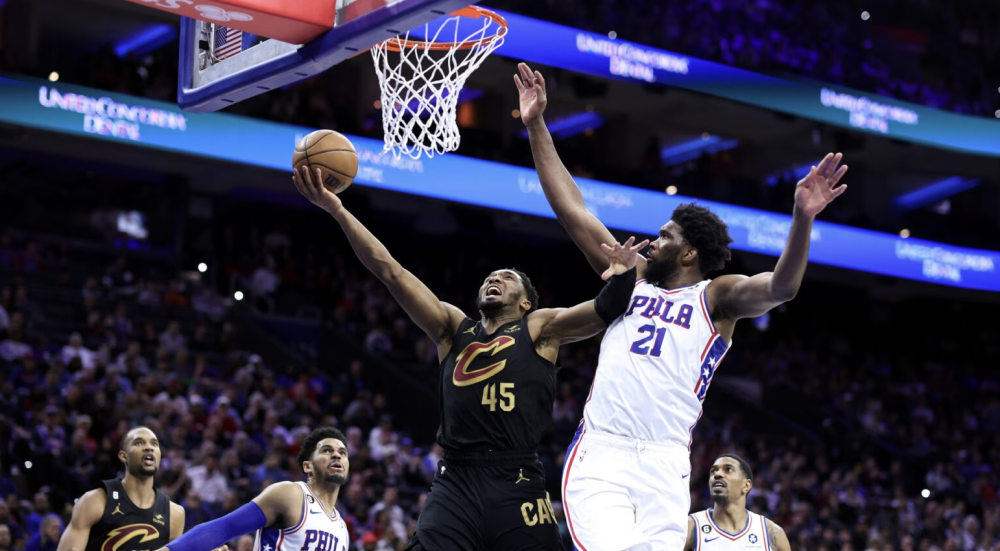 正面对决，谁能突破对手强大防线？的简单介绍