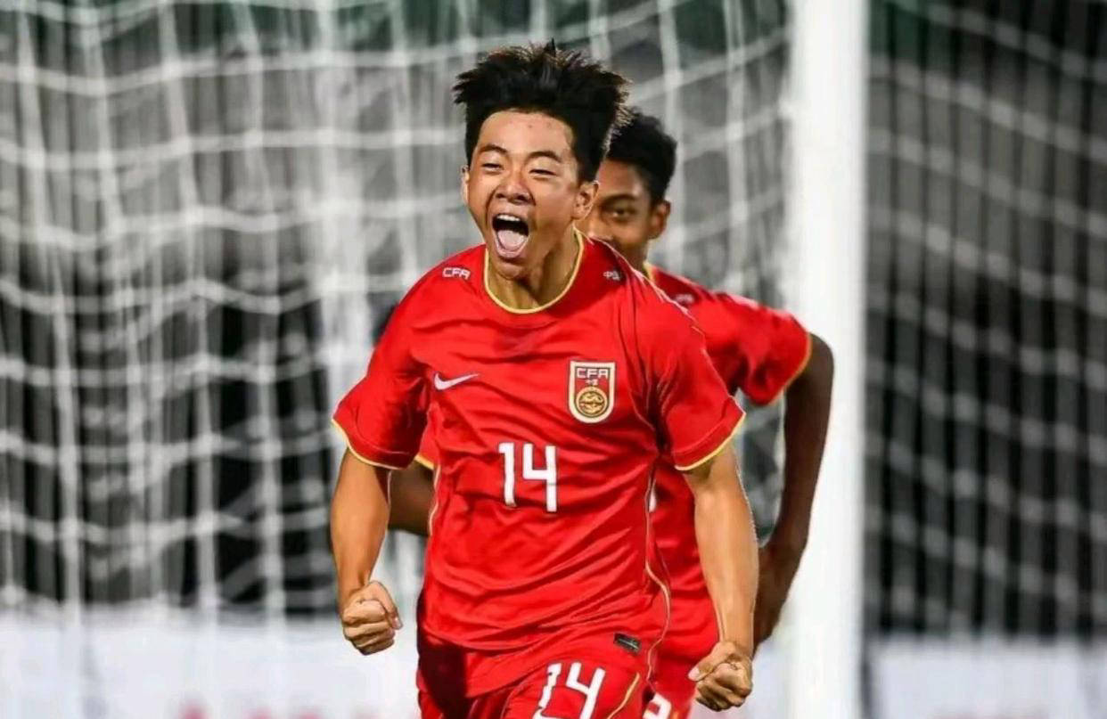 包含激战赛场:中国队士气高昂,逆转胜利的词条 包含激战赛场:中国队士气高昂,逆转胜利的词条