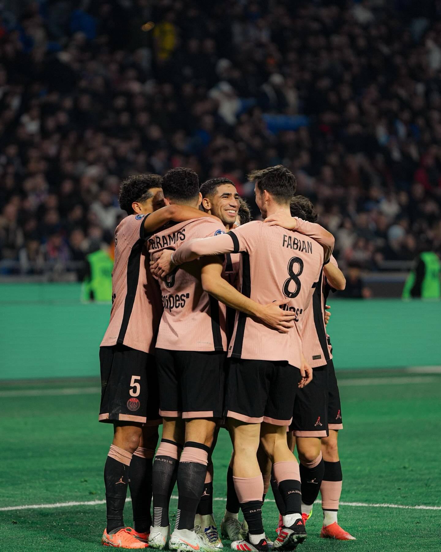 利物浦客场经历激战,球队艰难取胜 利物浦客场经历激战,球队艰难取胜