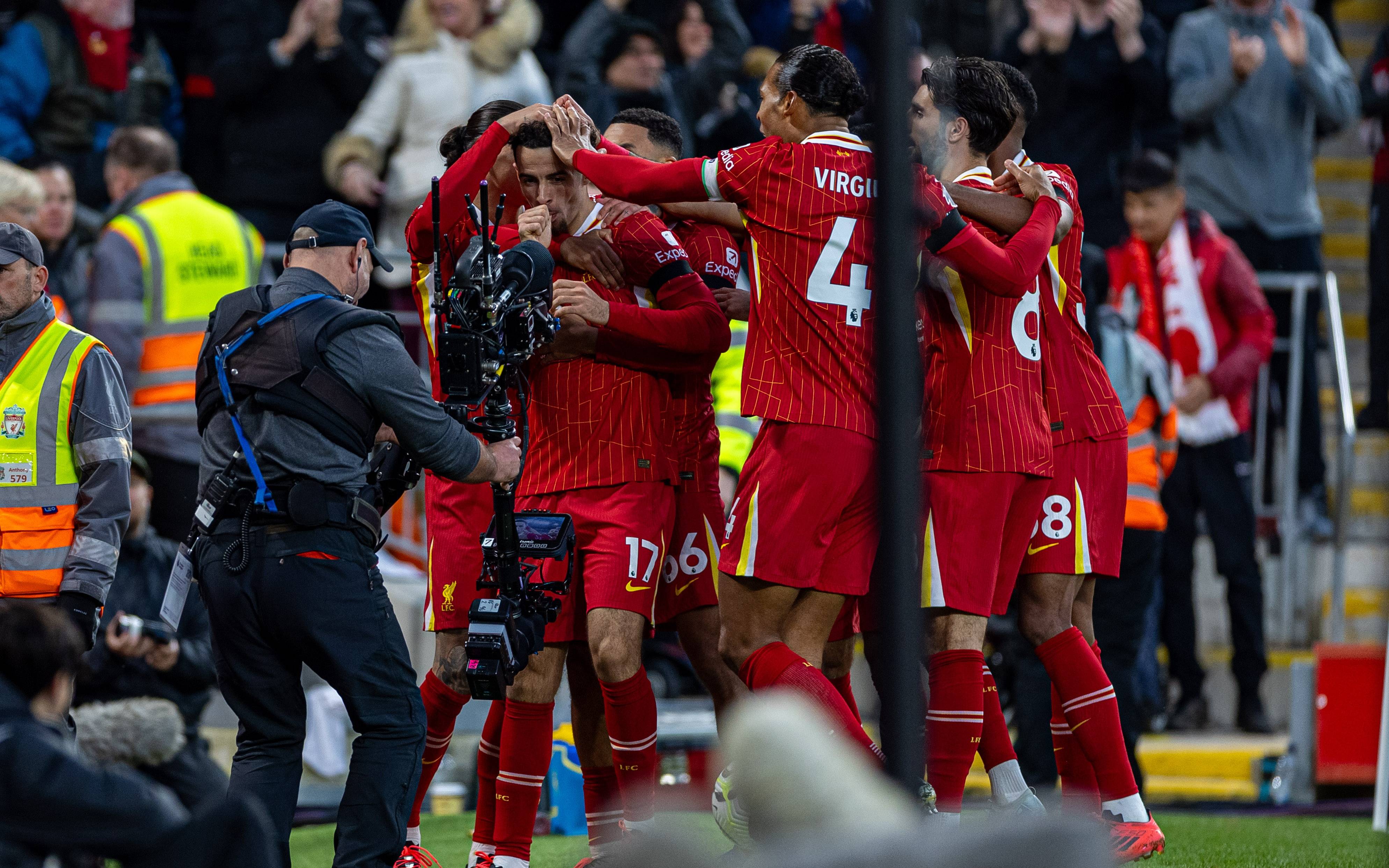 利物浦客场经历激战,球队艰难取胜 利物浦客场经历激战,球队艰难取胜