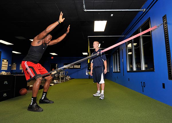 关于球员体能训练全方位,准备迎接难关的信息 关于球员体能训练全方位,准备迎接难关的信息