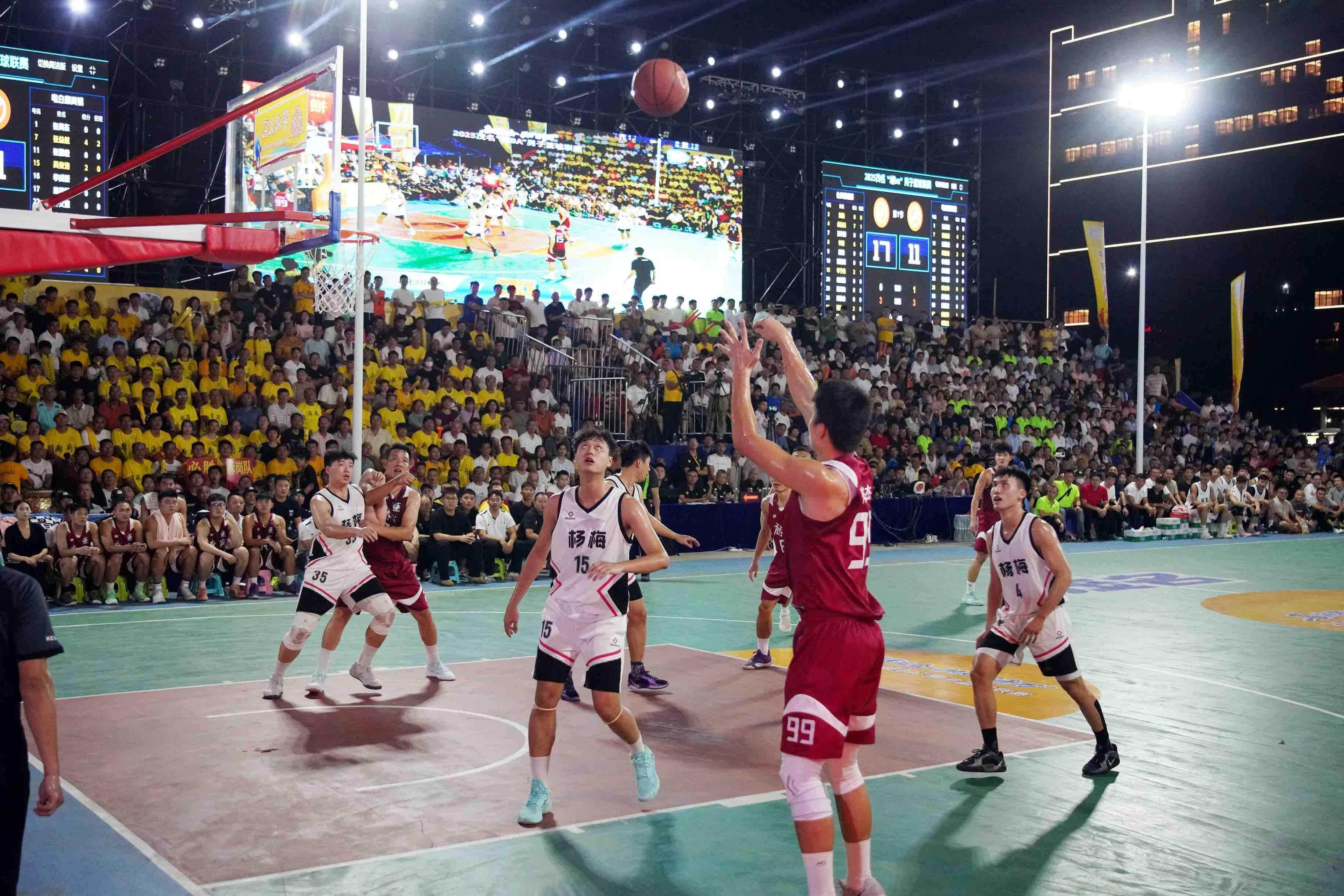 精彩篮球赛事现场直击,场边解说深度分析的简单介绍 精彩篮球赛事现场直击,场边解说深度分析的简单介绍