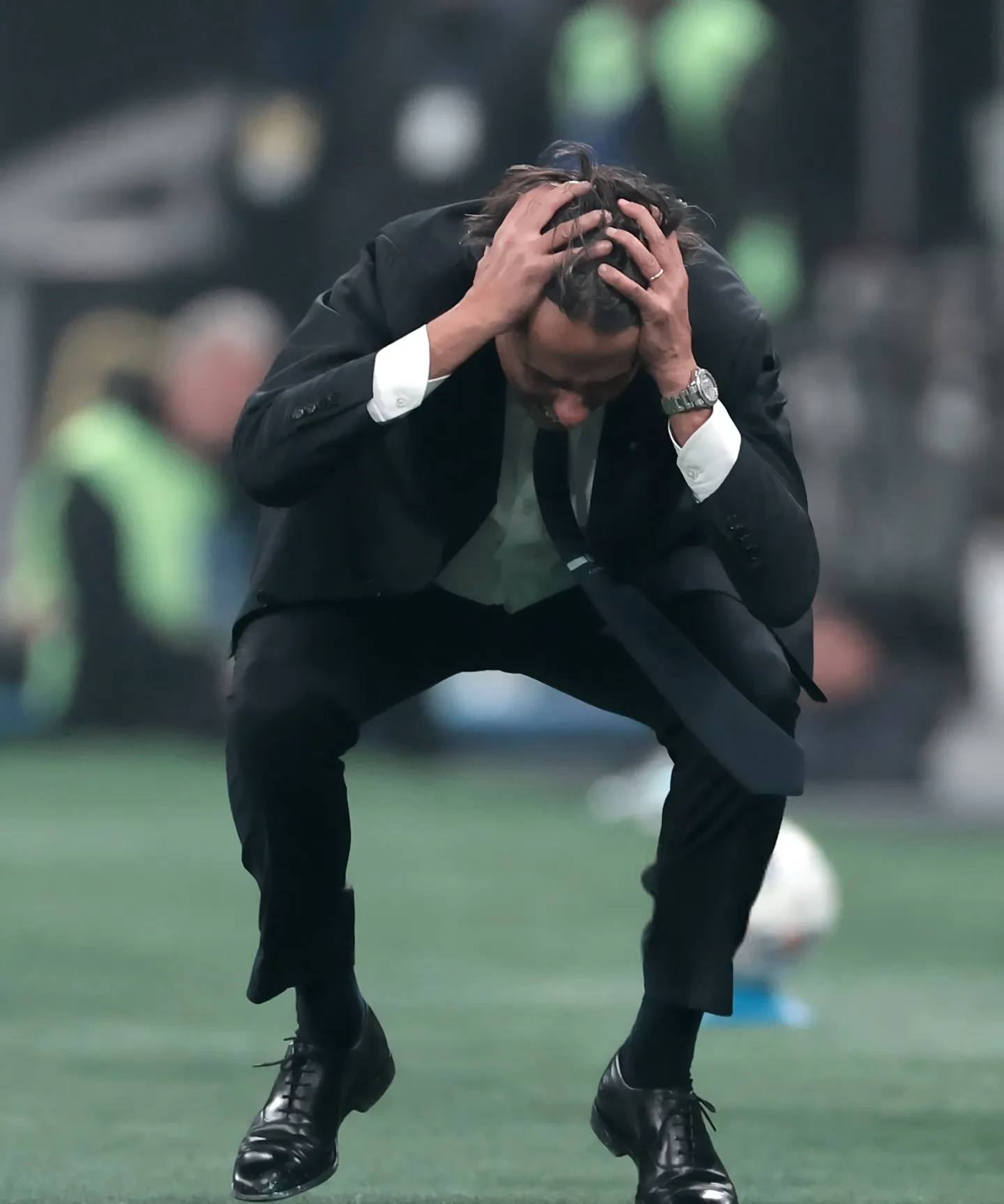 AC米兰背靠背遭遇失利,球迷情绪低落的简单介绍 AC米兰背靠背遭遇失利,球迷情绪低落的简单介绍