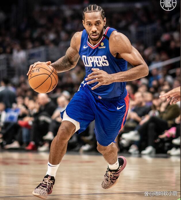 莱昂纳德持续高效得分,发挥球队核心作用 莱昂纳德持续高效得分,发挥球队核心作用