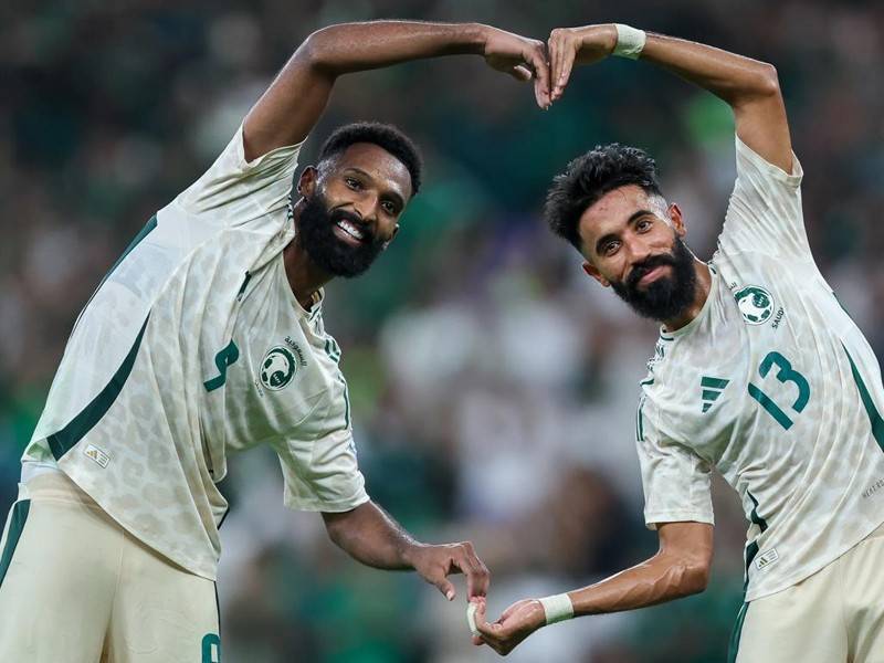 包含欧预赛：立陶宛力克拉脱维亚，晋级形势大有转机的词条