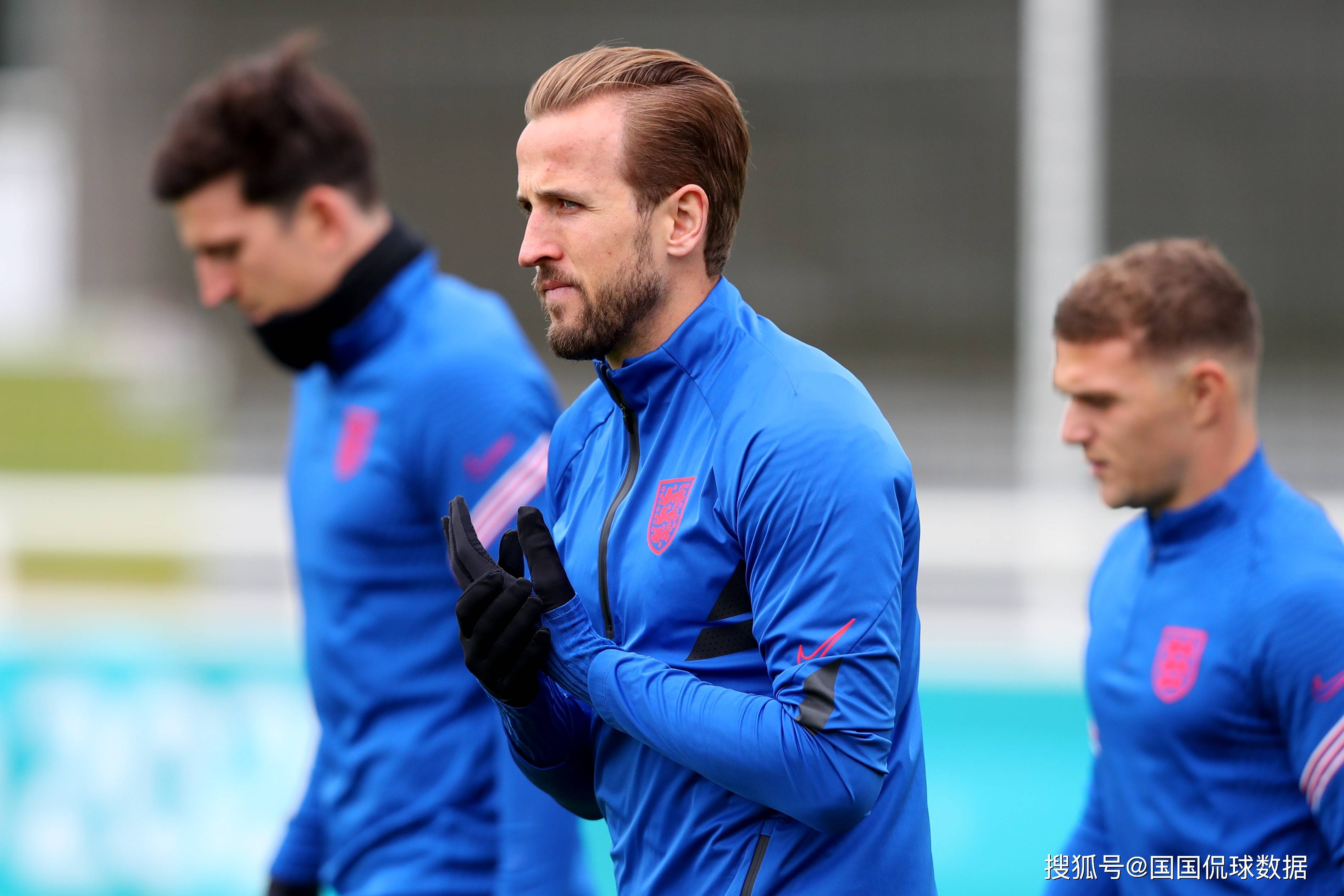 丹麦羽毛球队爆冷英格兰羽毛球队，辛杜高光表现的简单介绍