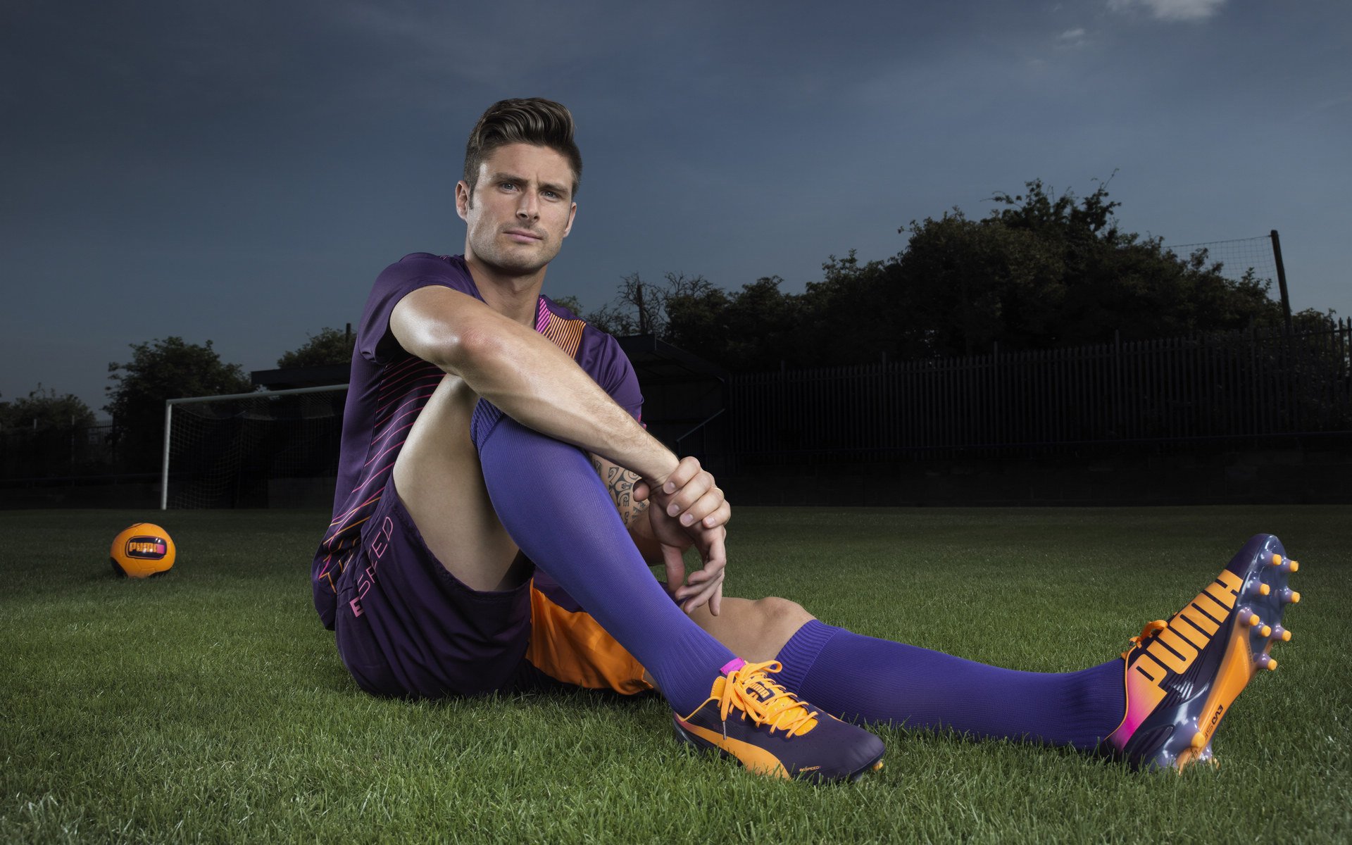 梅赛德斯绝地逆转索伯，维斯塔潘无懈可击统治全场